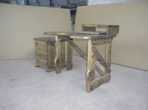 Country-desk-3